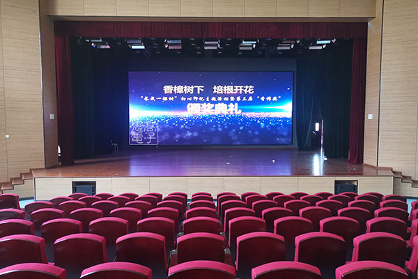 香港圆方(Elecment)圆柱形LED全彩屏